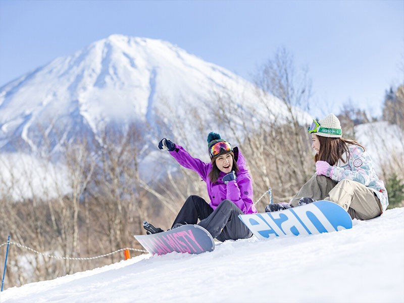 Fuji Ski & Snowboard Day Trip (Beginner & Family Friendly)